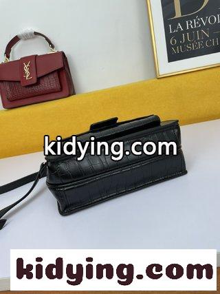 Saint Laurent Paris YSLサンローランの定番は輸入の掌紋牛皮 ワニ紋で作られており サンローラン バッグ 人気 コピー-4