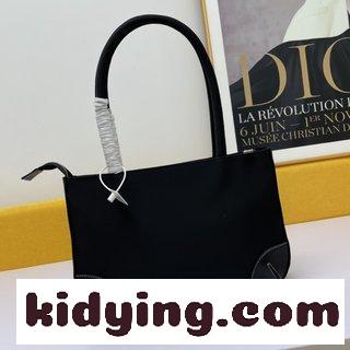 新しいプラダバッグ 脇の下バッグ プラダ バッグ 黒 コピー すべての女性に適したバッグ 黒いプラダのバッグを集めました-1
