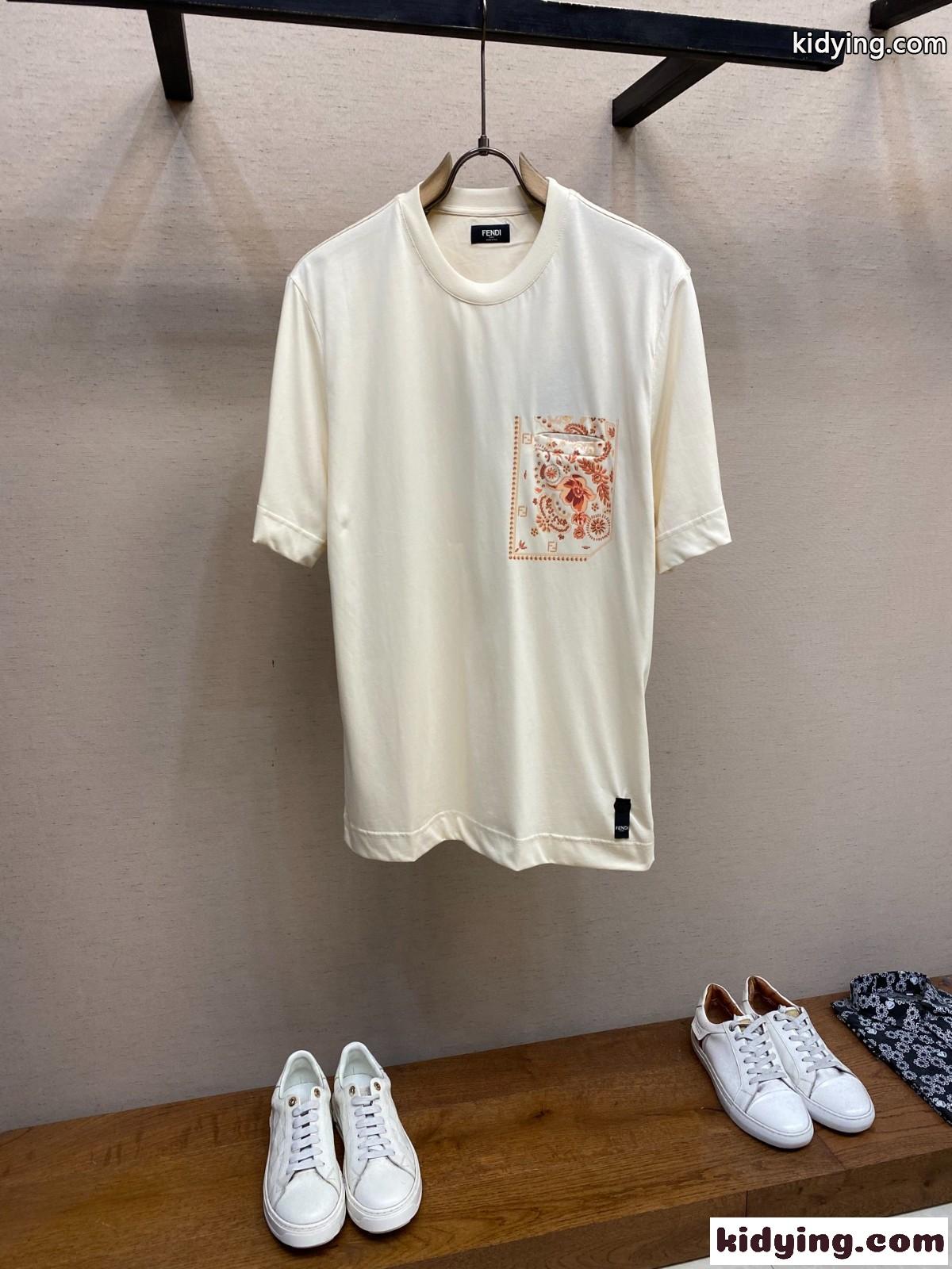 お洒落 定番 クルーネック 半袖Tシャツ フェンディ Tシャツ 偽物 コットン ベージュ-0