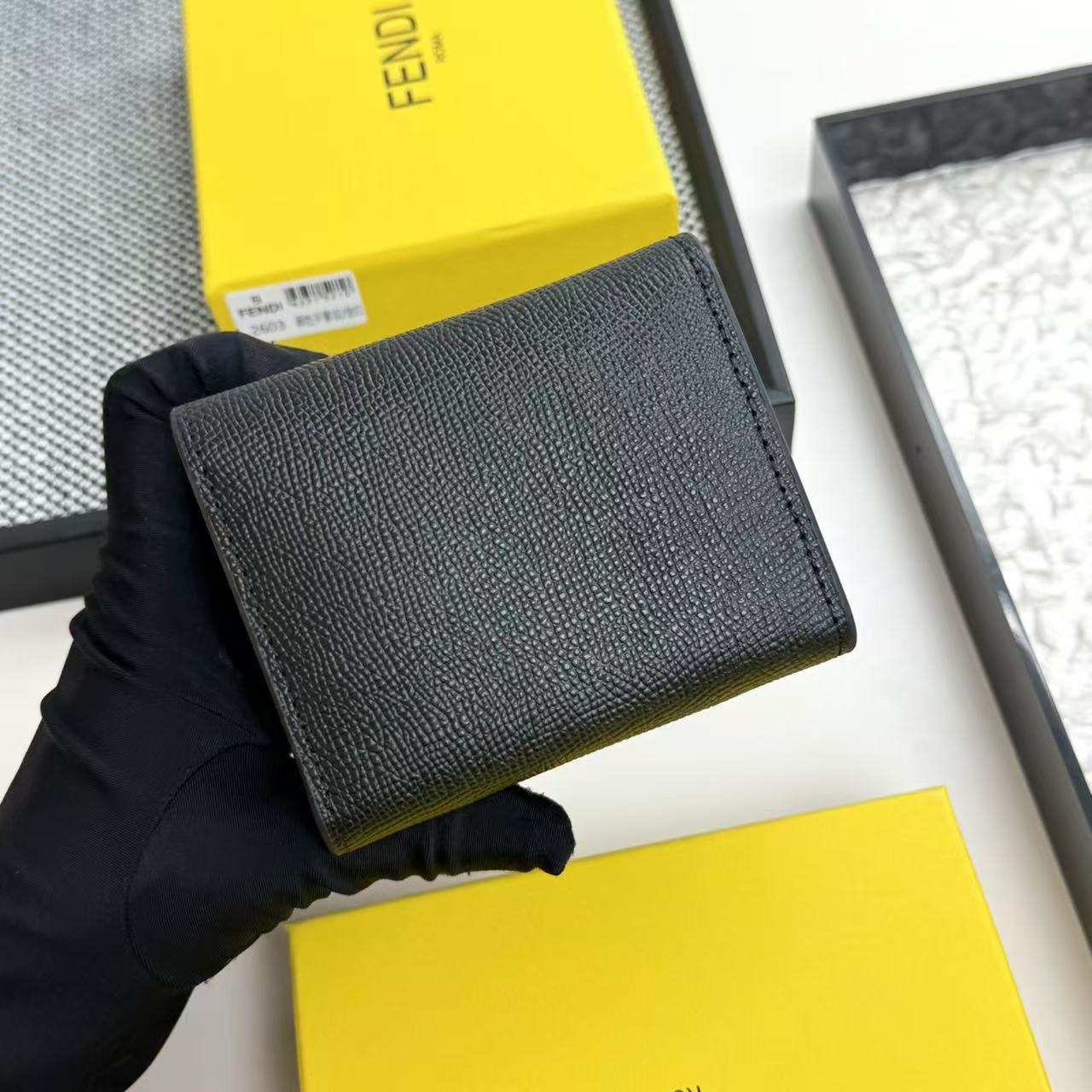 人気 コンパクト 三つ折り財布 フェンディ 財布 スーパーコピー ウォレット ブラック-2