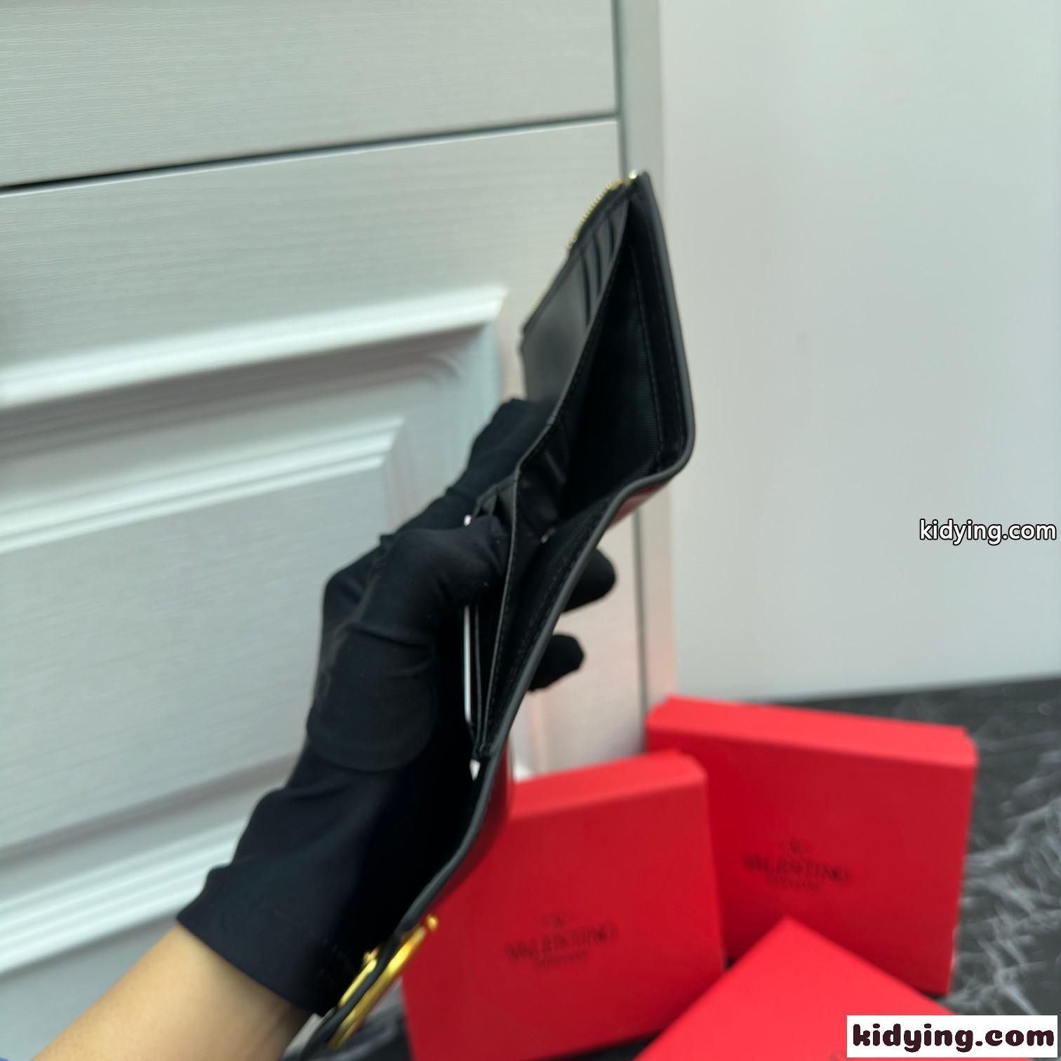 ロコ カーフスキン スモール ウォレット ヴァレンティノ 財布 コピー ブラック-3
