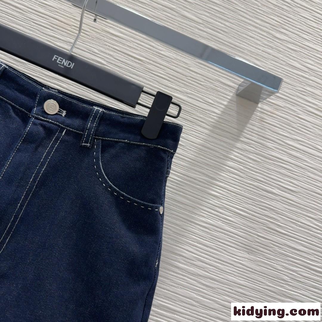 春夏大活躍 デニム ショートパンツ フェンディ パンツ コピー レディース-2