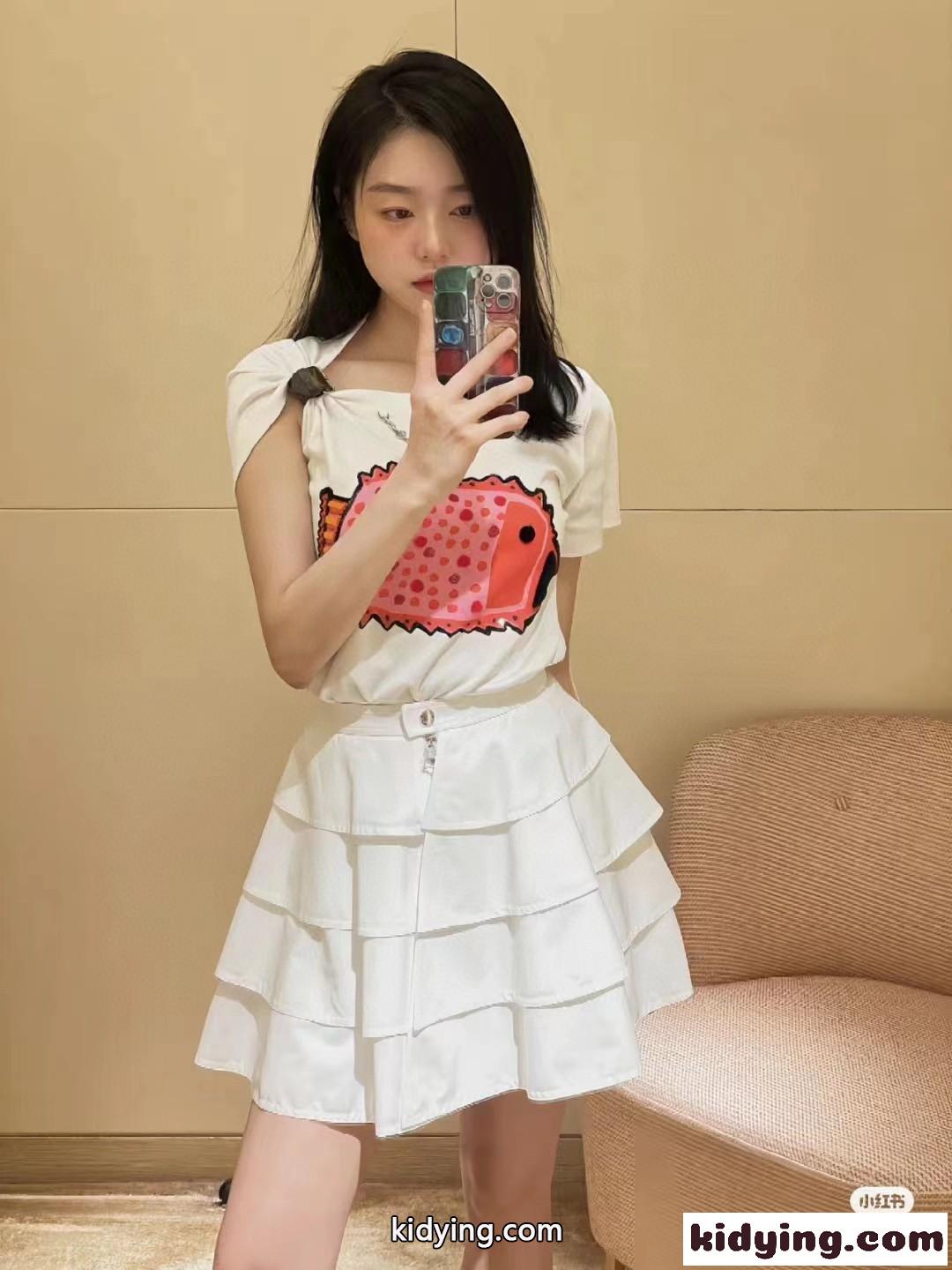 LV × YK フィッシュパッチ バックルスリーブTシャツ ルイ・ヴィトン Tシャツ コピー 半袖 トップス-4