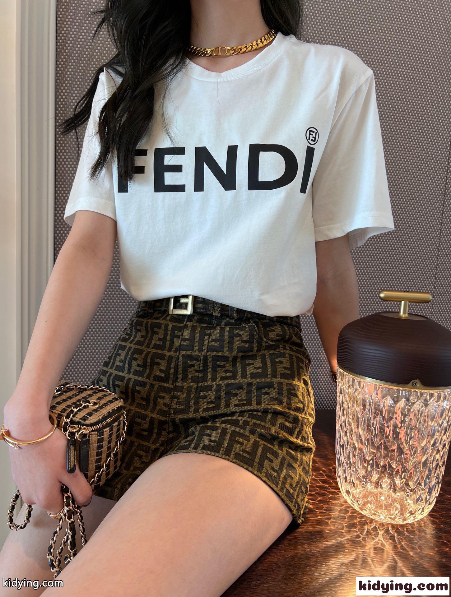 シンプル 定番 ロゴ プリント クルーネック レディース フェンディ Tシャツ コピー 半袖 トップス 人気 コットン-4