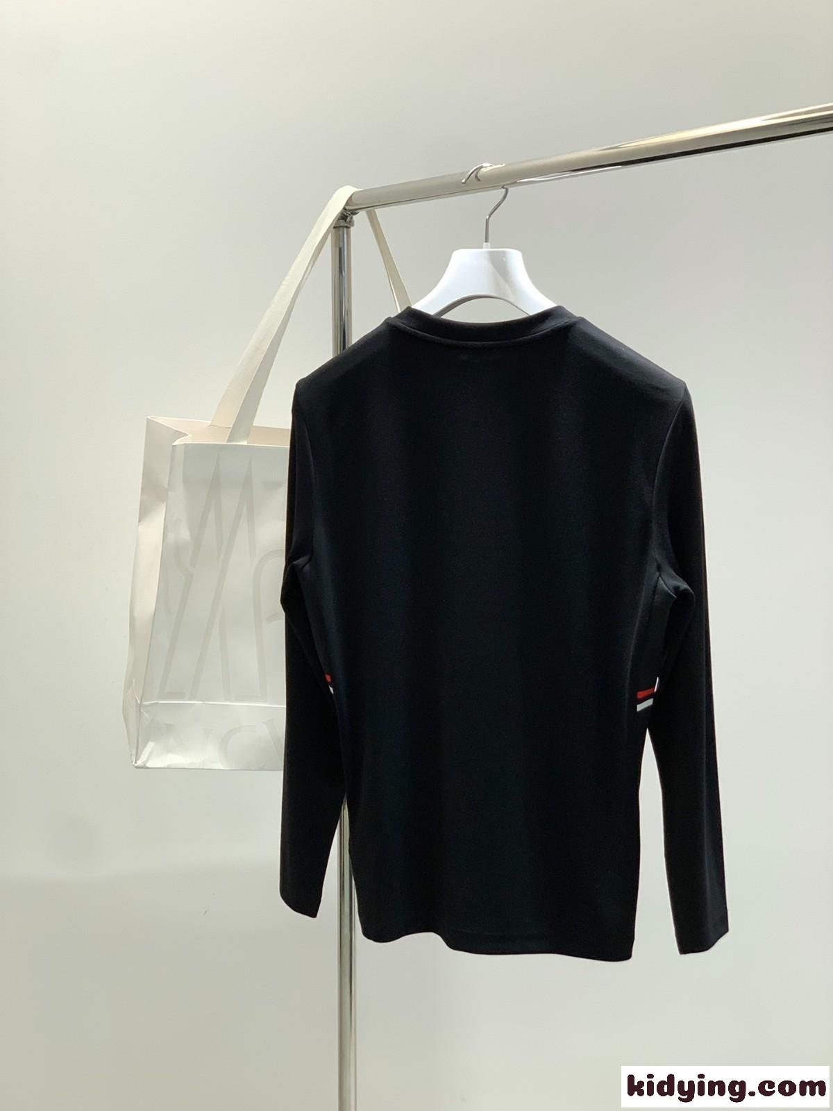 定番 シンプル クルーネック モンクレール Tシャツ 偽物 長袖Tシャツ ブラック-0