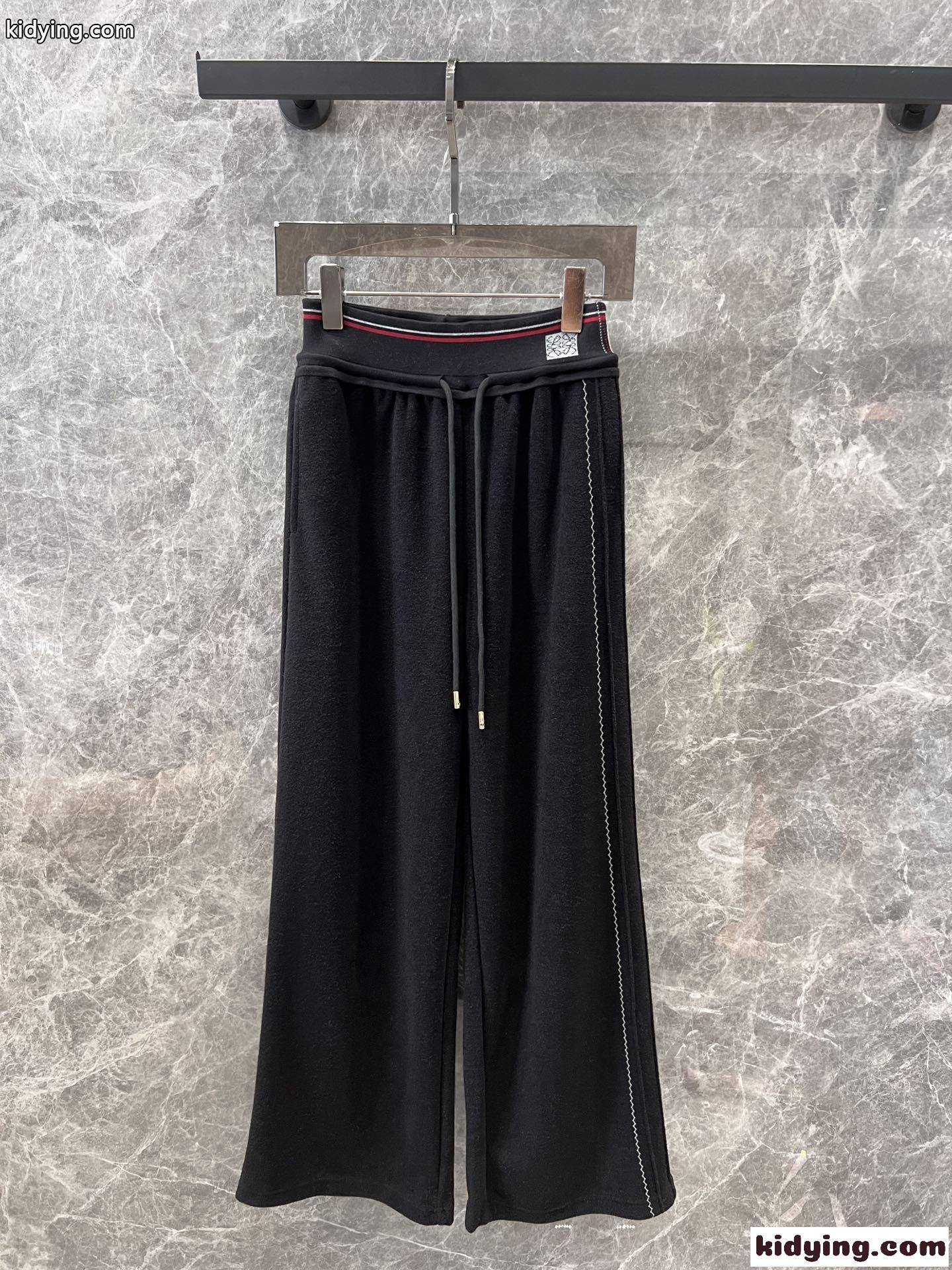 ロエベ スウェットパンツ メンズＮ級品 柔軟 シンプル 純綿 カジュアルパンツ 筒形 人気新作 ランニング ブラック-0