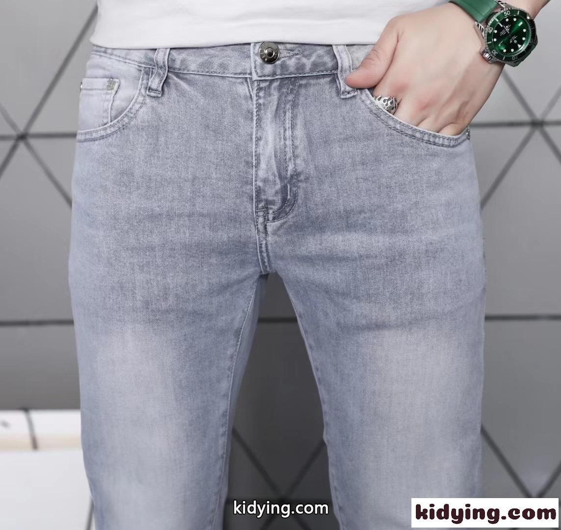 シンプル 合わせやすい 春夏 ヴェルサーチェ ジーンズツ コピー ストレッチ メンズ デニムパンツ 定番-4