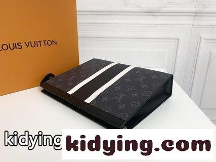 ルイヴィトン 財布 薄型 実物写真と一致して このスタイルの頑丈な新しいPochette Voyage中号手袋は個人の必需品を簡単に収納できる コピー-0