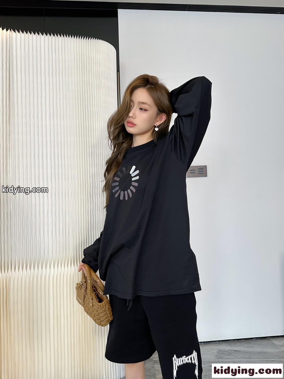 バレンシアガ LOADING ERROR MISPLACED NECKLINE 長袖 T シャツ コピー ブラック-4