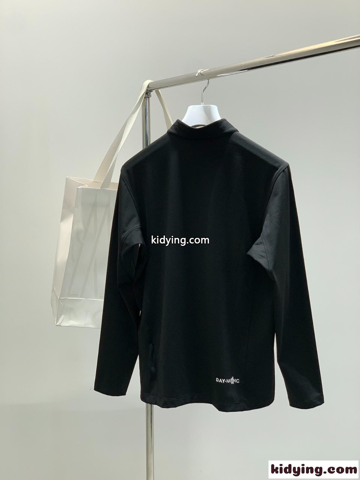 カジュアル ハーフジップ 長袖Tシャツ モンクレール Tシャツ 偽物 ブラック-1