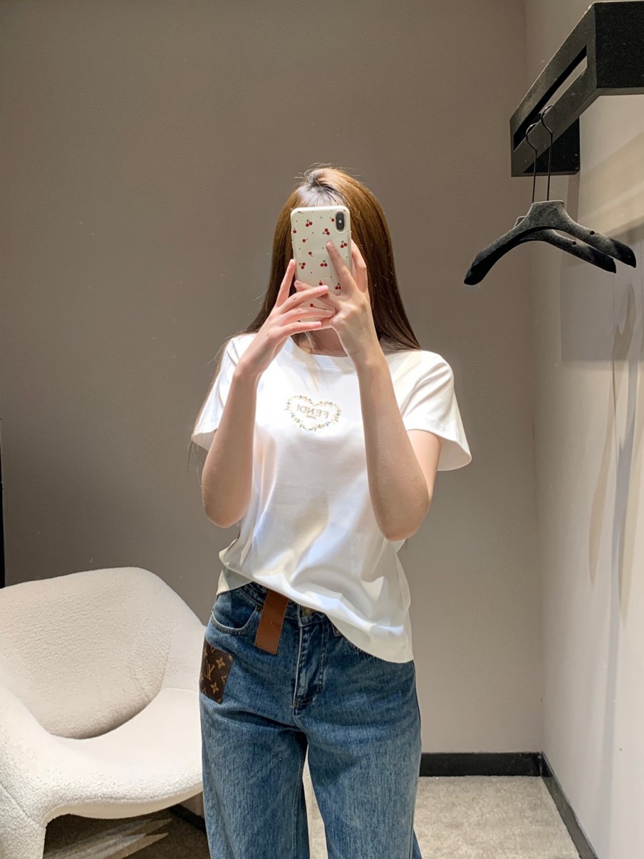 フェンディ Tシャツ 偽物 シンプル 合わせやすい コットン 半袖Tシャツ ホワイト-4
