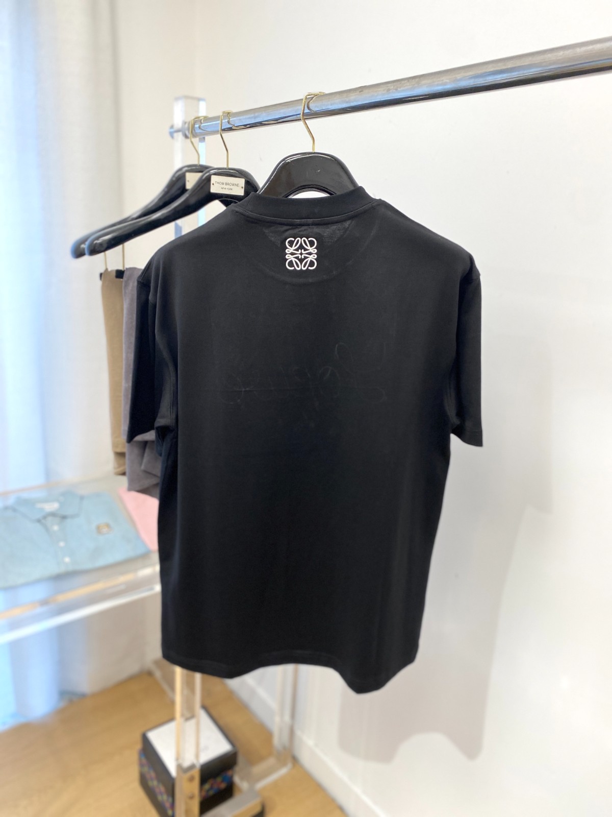 ロゴ入り シンプル 半袖Tシャツ ロエベ Tシャツ 偽物 クルーネック ブラック-4