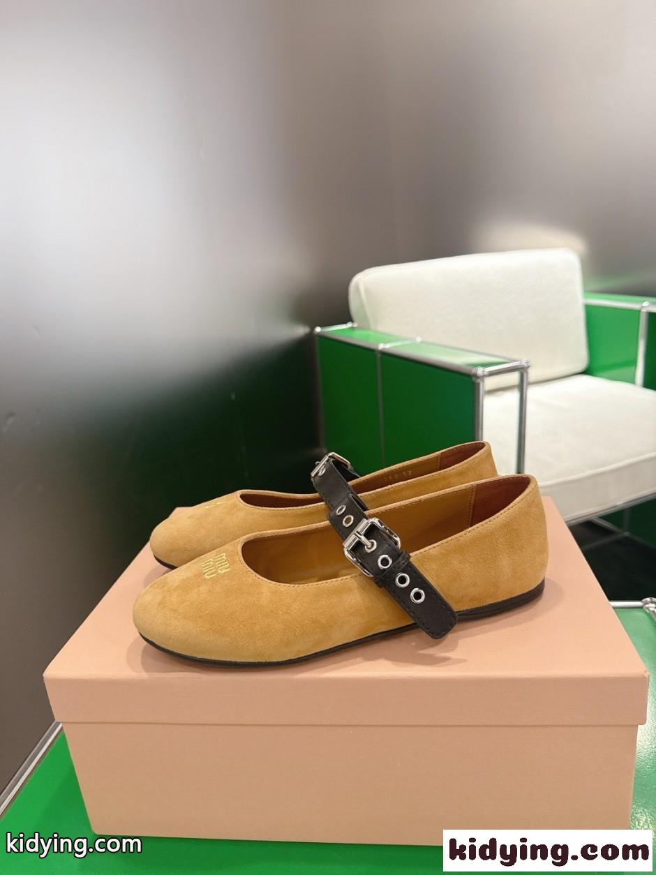 カジュアル スエード バレリーナ ミュウミュウ シューズ コピー ベージュ-0
