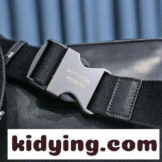 ハイエンドのシングル胸バッグ ボッテガヴェネタバッグの中のリーダー 小さな黒い 輸入の牛革 ボッテガヴェネタ 革 バッグ コピー-2