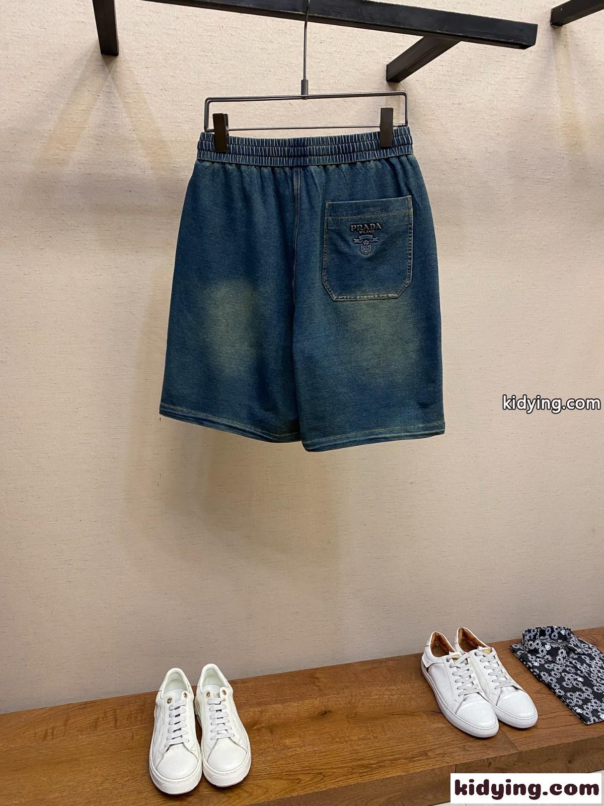 カジュアル 合わせやすい ロゴ入り ショートパンツ プラダ パンツ コピー-2