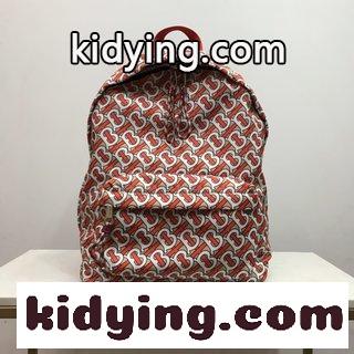 ナイロンのランドセルには,煥の新しいブランドロゴが印刷され 滑らかな革の縁飾りがついています バーバリー バッグ 売れる コピー-4