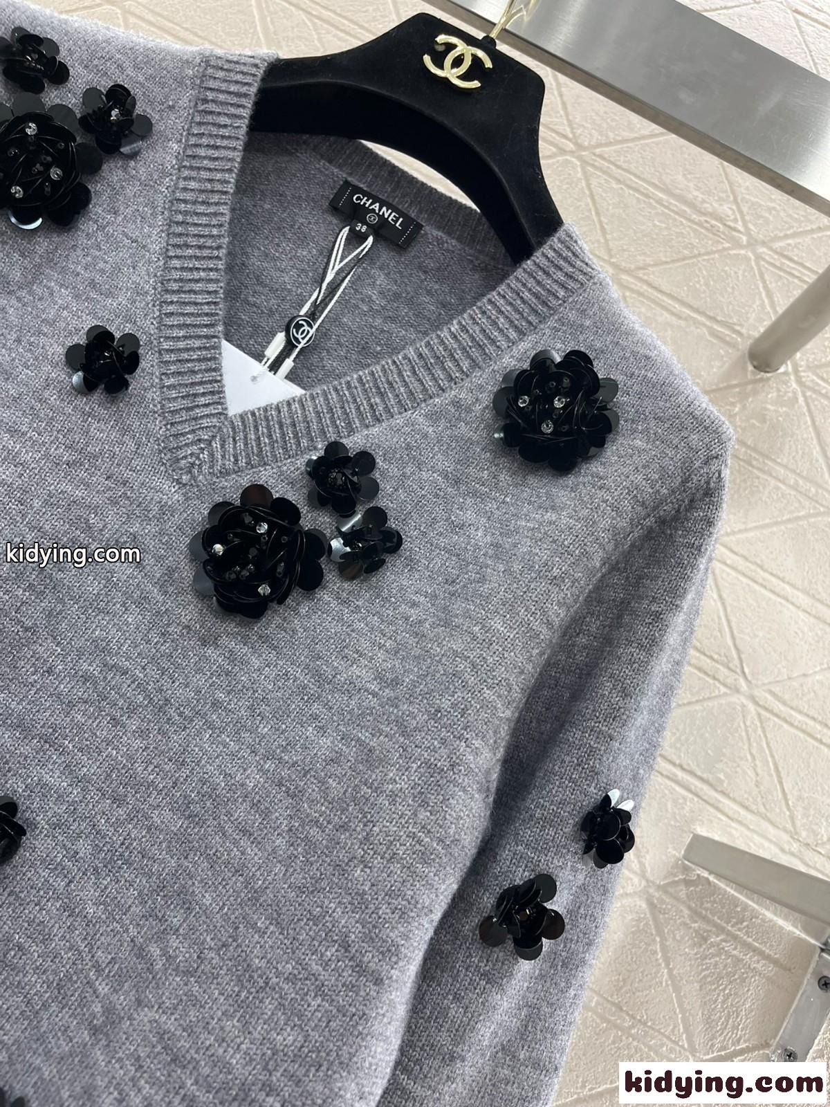 カジュアル フラワーモチーフ Vネック ニット シャネル セーター コピー グレー-4