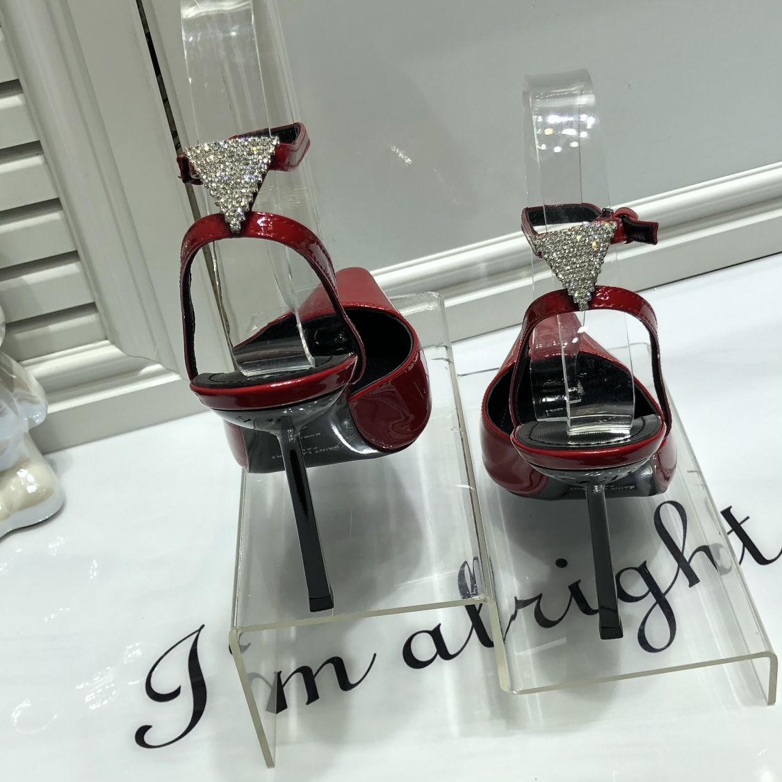 パテントレザー アヌーク パンプス イヴ・サンローラン サンダル コピー レッド-3