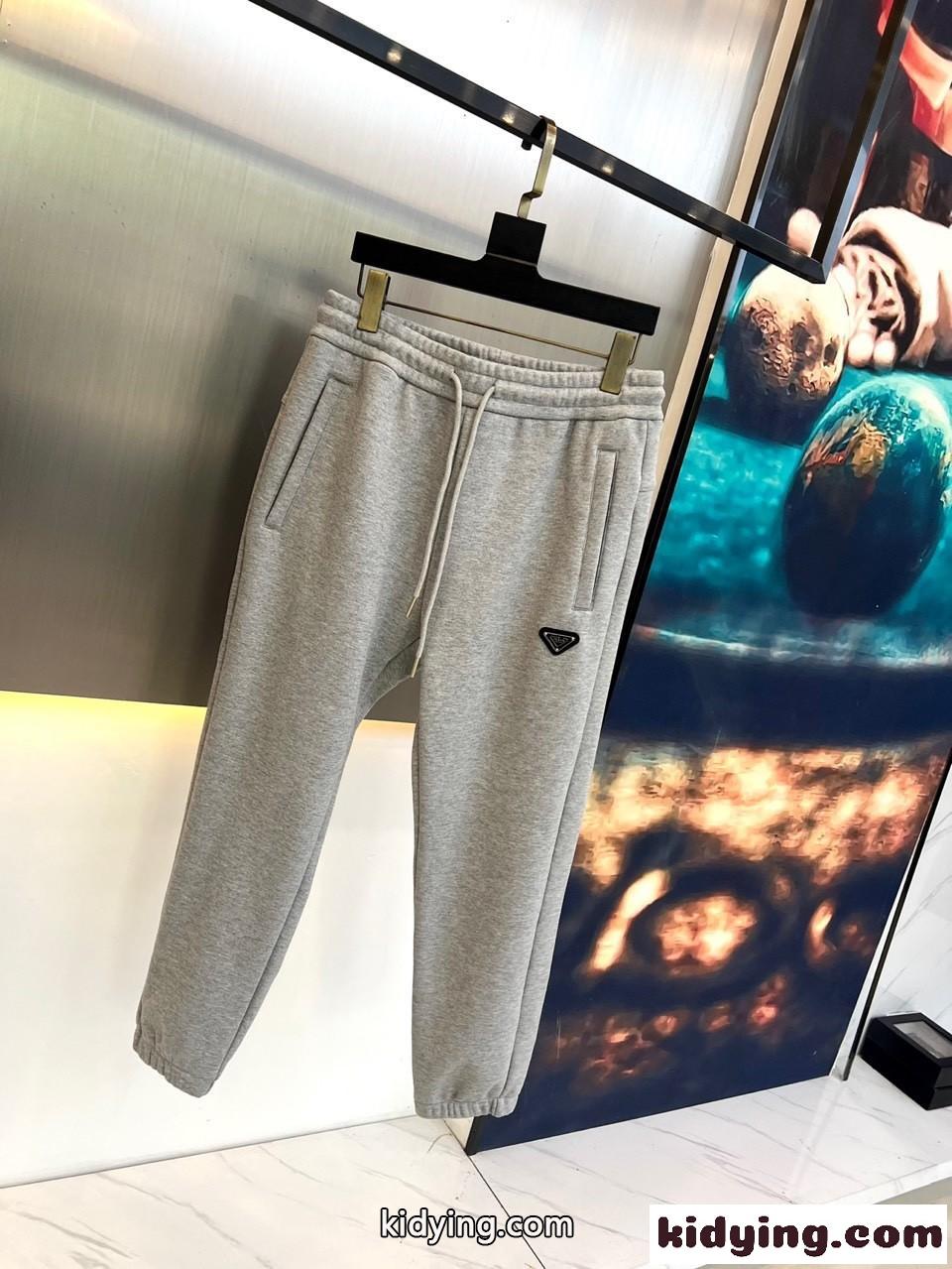 裏起毛 ジップパーカー×スウェットパンツ プラダ セットアップ 偽物 上下セット グレー-0