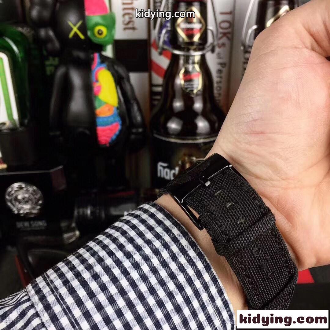 ブライトリング 人気 コピー Breitling アベンジャーズシリーズ アベンジャーズブラックバード偵察機は 歴史を変える使.命を担っている-4