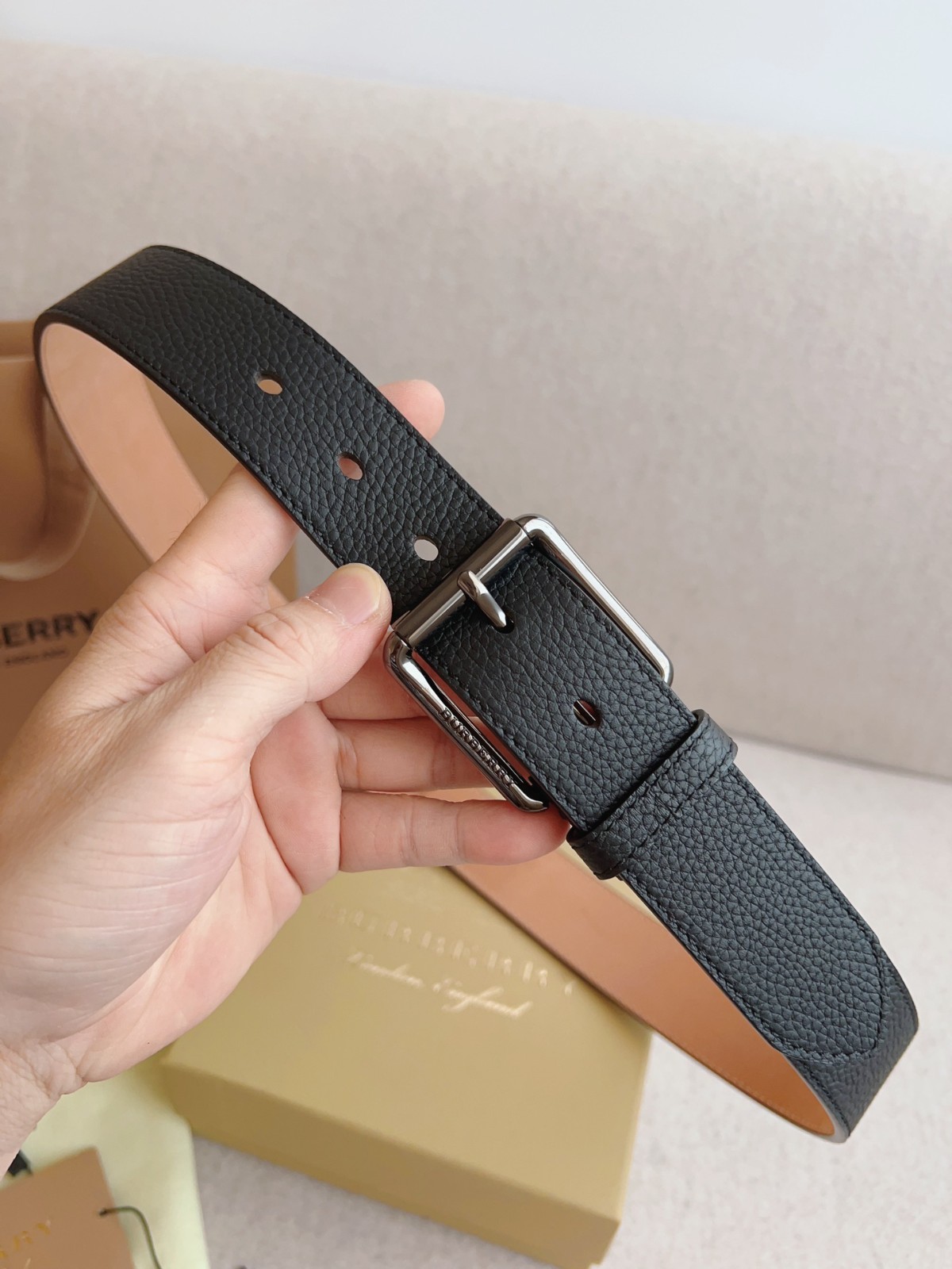 上品 合わせやすい バーバリー ベルト コピー シンプル レザーベルト-1