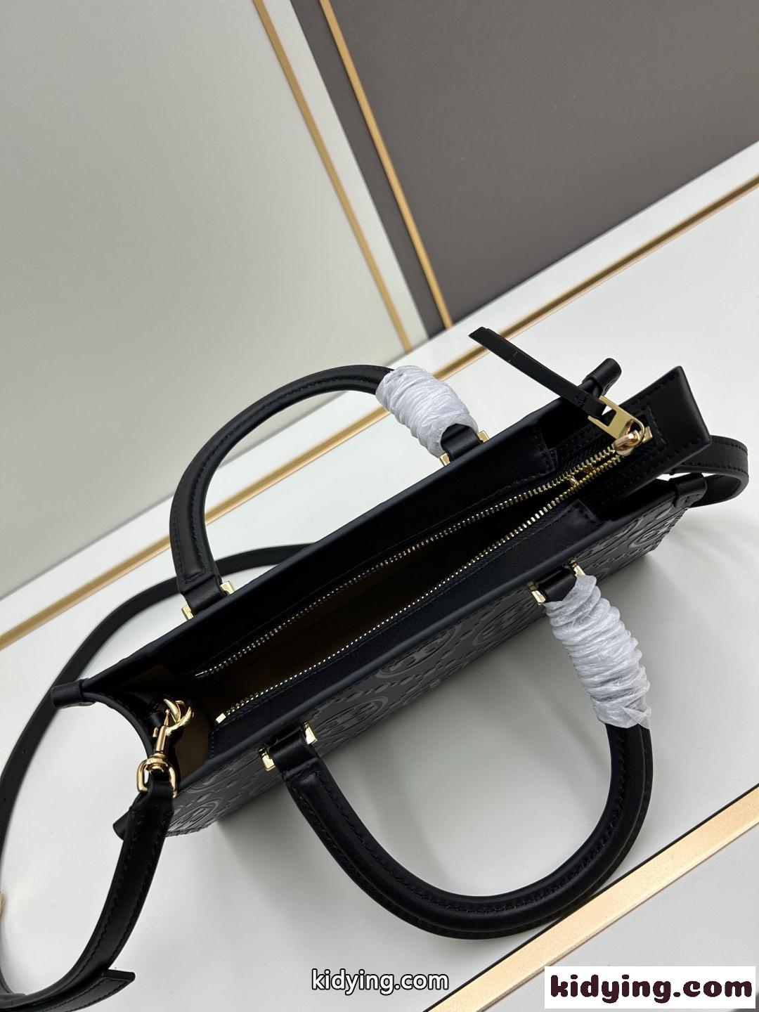 トリーバーチ Tモノグラム エンボス レクタンギュラー スモールトート スーパーコピー ブラック-3