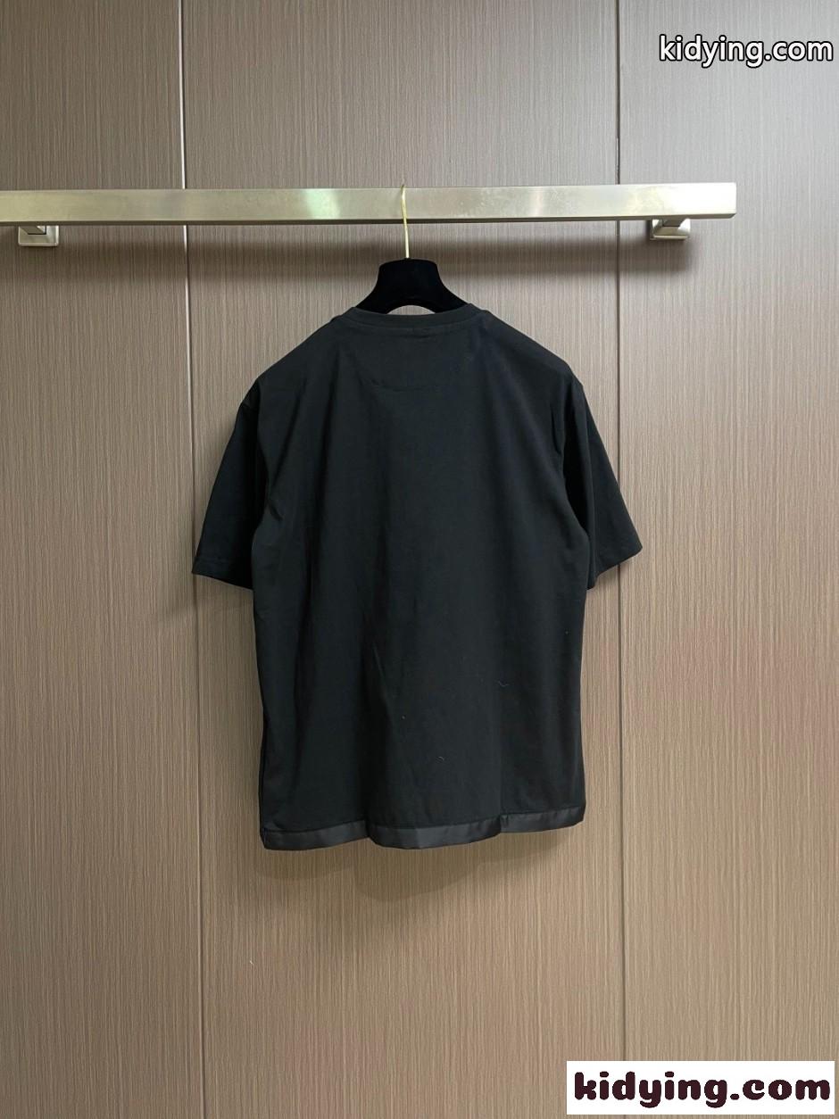 カジュアル 上品 プラダ Tシャツ 偽物 異素材ディテール 半袖Tシャツ ブラック-1