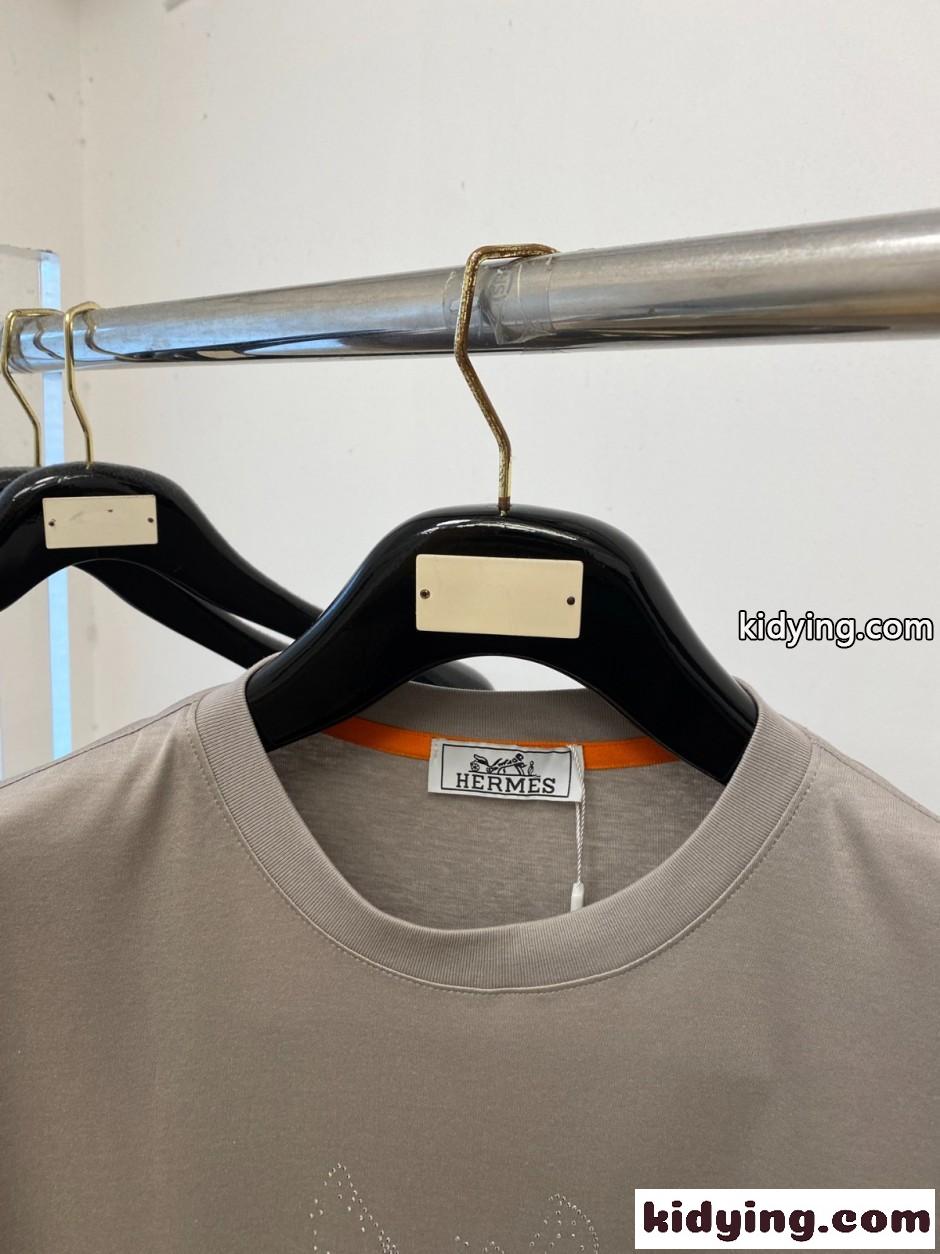 ホースモチーフ ラインストーン 半袖Tシャツ エルメス Tシャツ 偽物 グレージュ-1