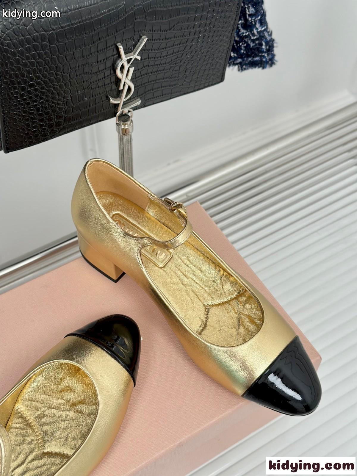 飽きのこない カジュアル ツートーン パンプス ミュウミュウ パンプス スーパーコピー ゴールド-0