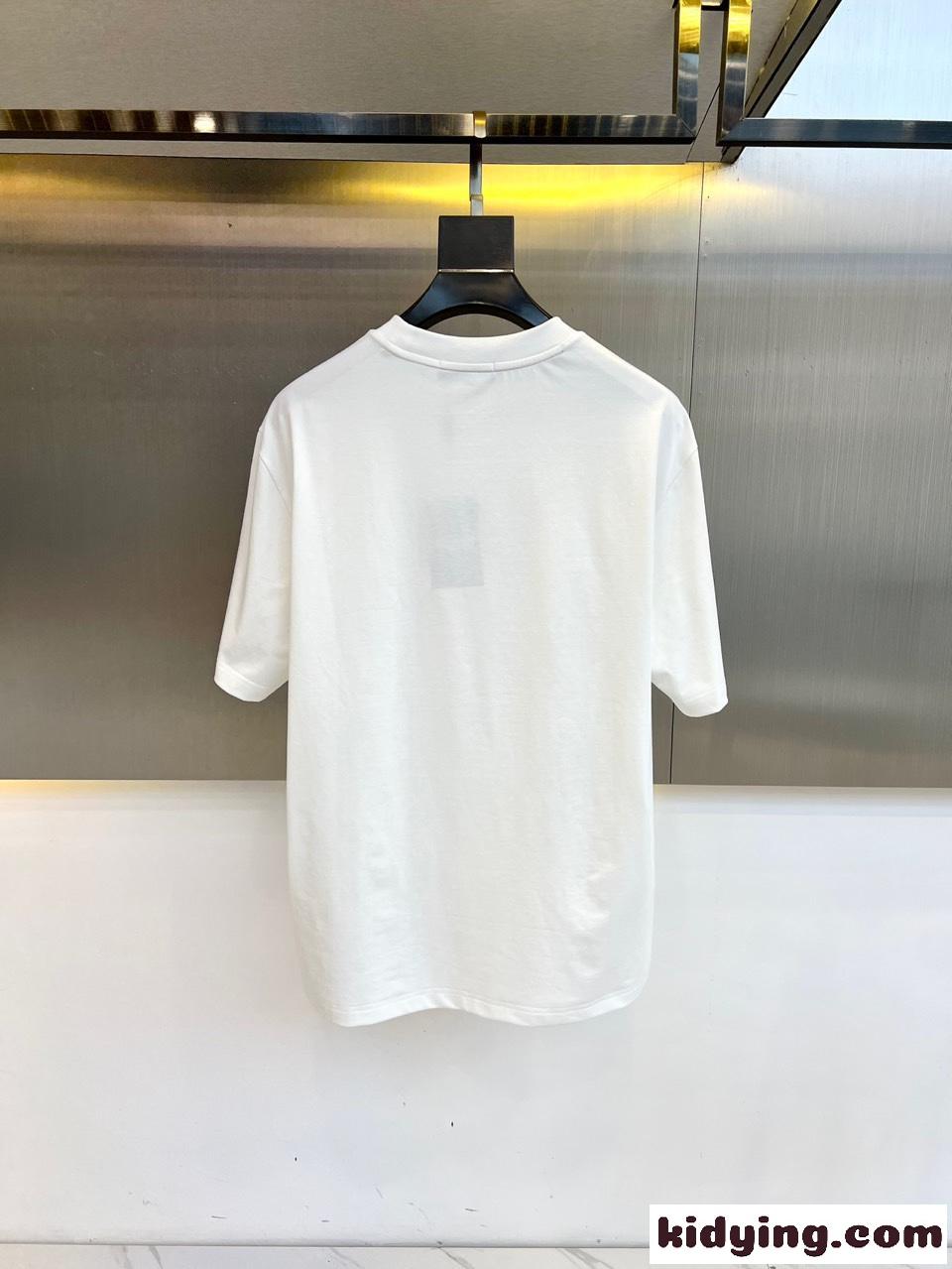 定番 カジュアル ロゴTシャツ フェンディ Tシャツ コピー クルーネック ホワイト-4