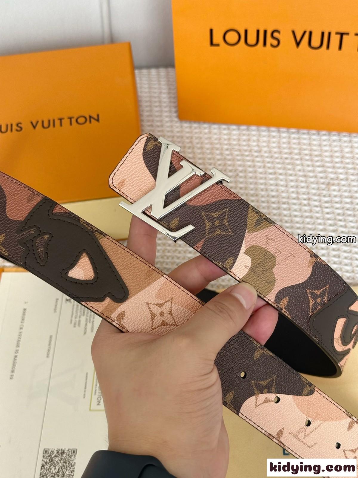 おしゃれ ルイ・ヴィトン ベルト 偽物 LV イニシャル 40MM リバーシブル-0