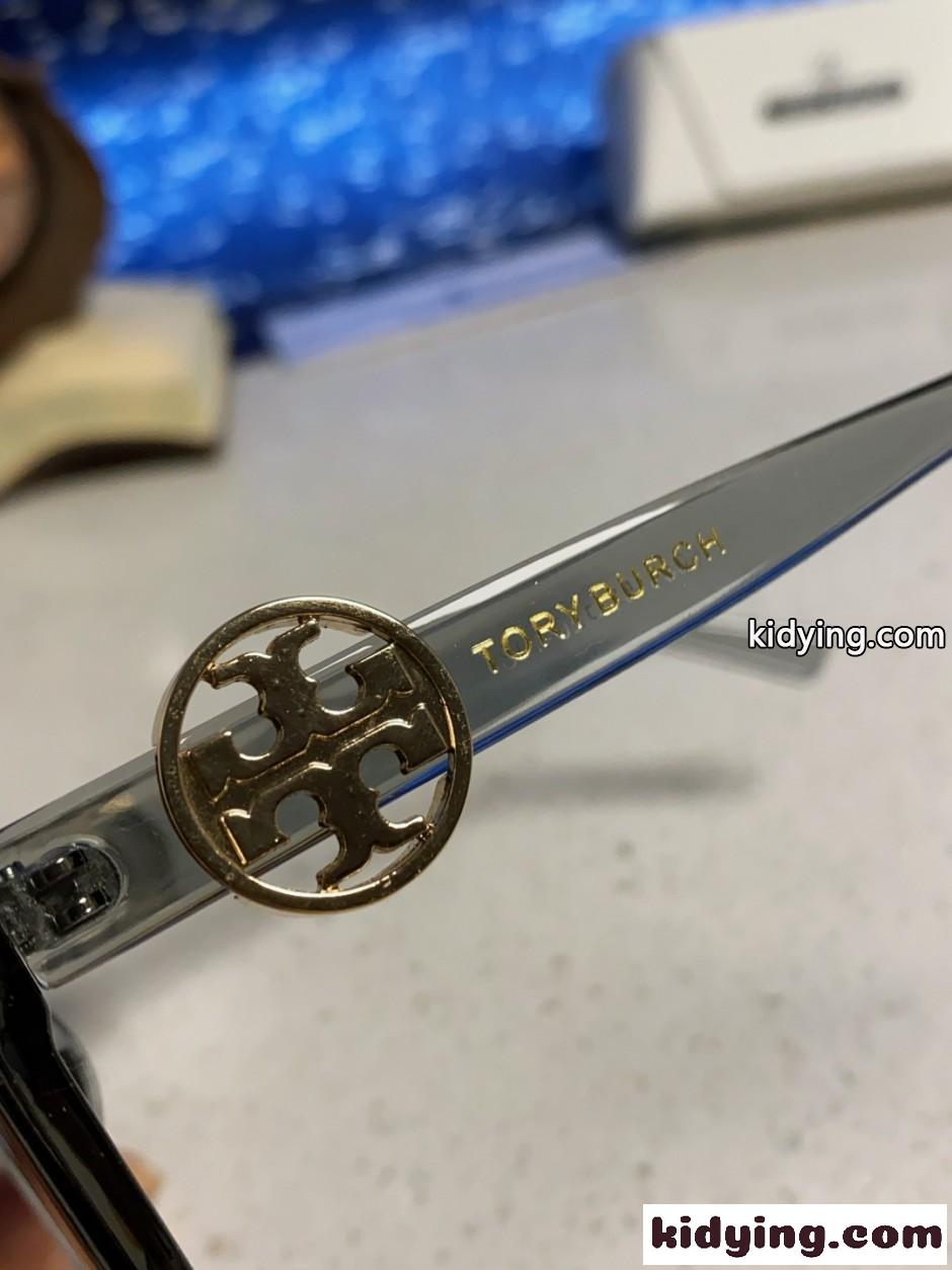 小顔効果 スタイリッシュ トリーバーチ サングラス 偽物 ダブルT アイウェア-3