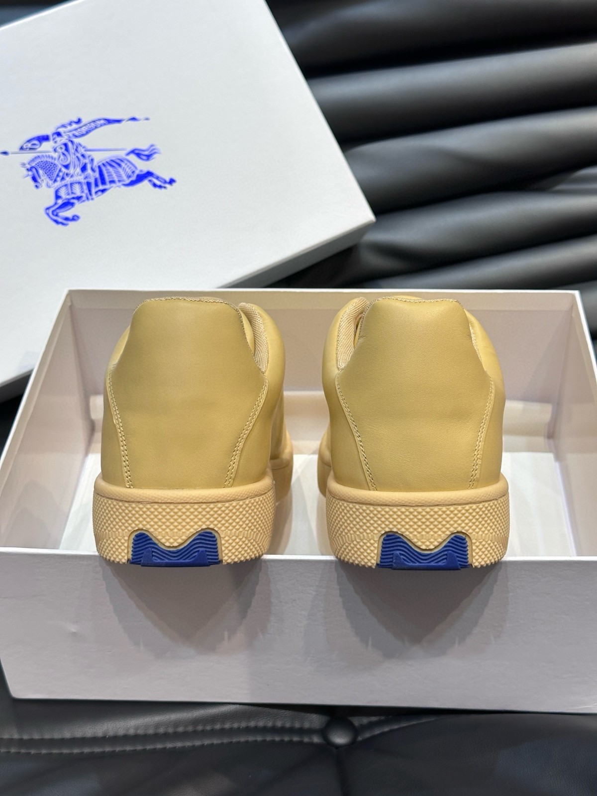 定番 人気 レザー ボックススニーカー バーバリー スニーカー コピー レディース メンズ イエロー-3