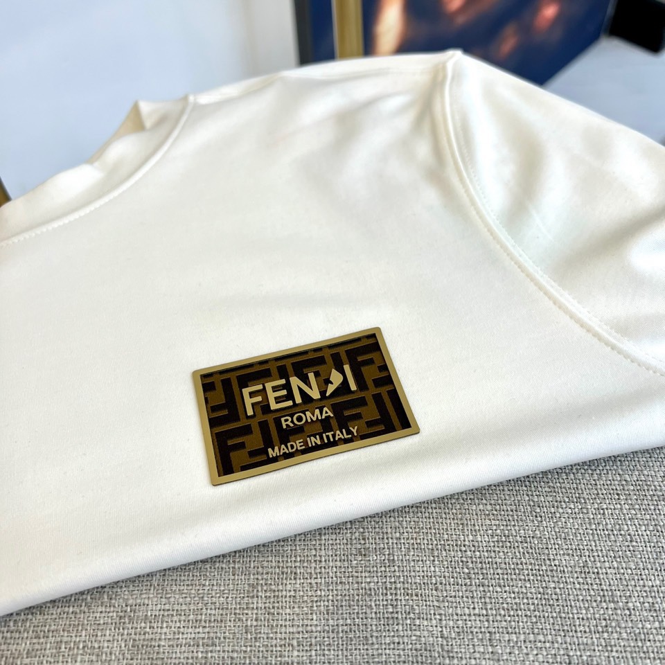 ベーシック 合わせやすい クルーネック 長袖Tシャツ フェンディ Tシャツ コピー ホワイト-2