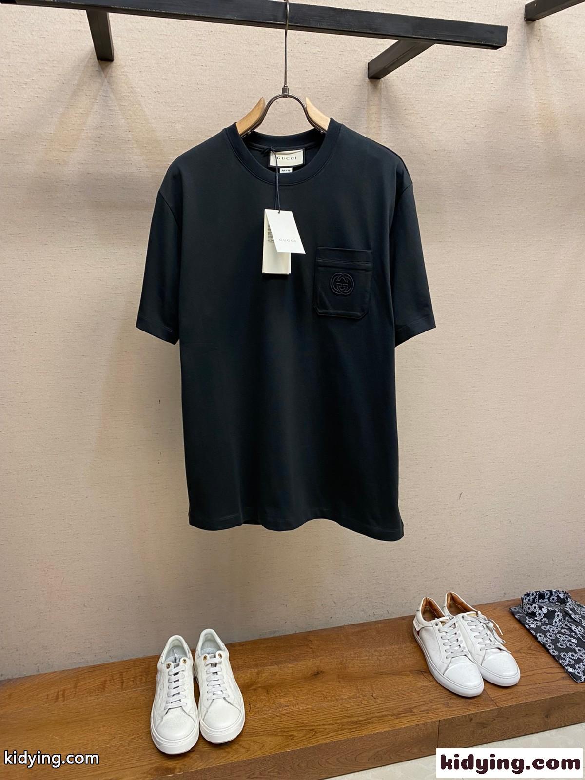 グッチ Tシャツ コピー シンプル 合わせやすい クルーネック 半袖Tシャツ ブラック-1
