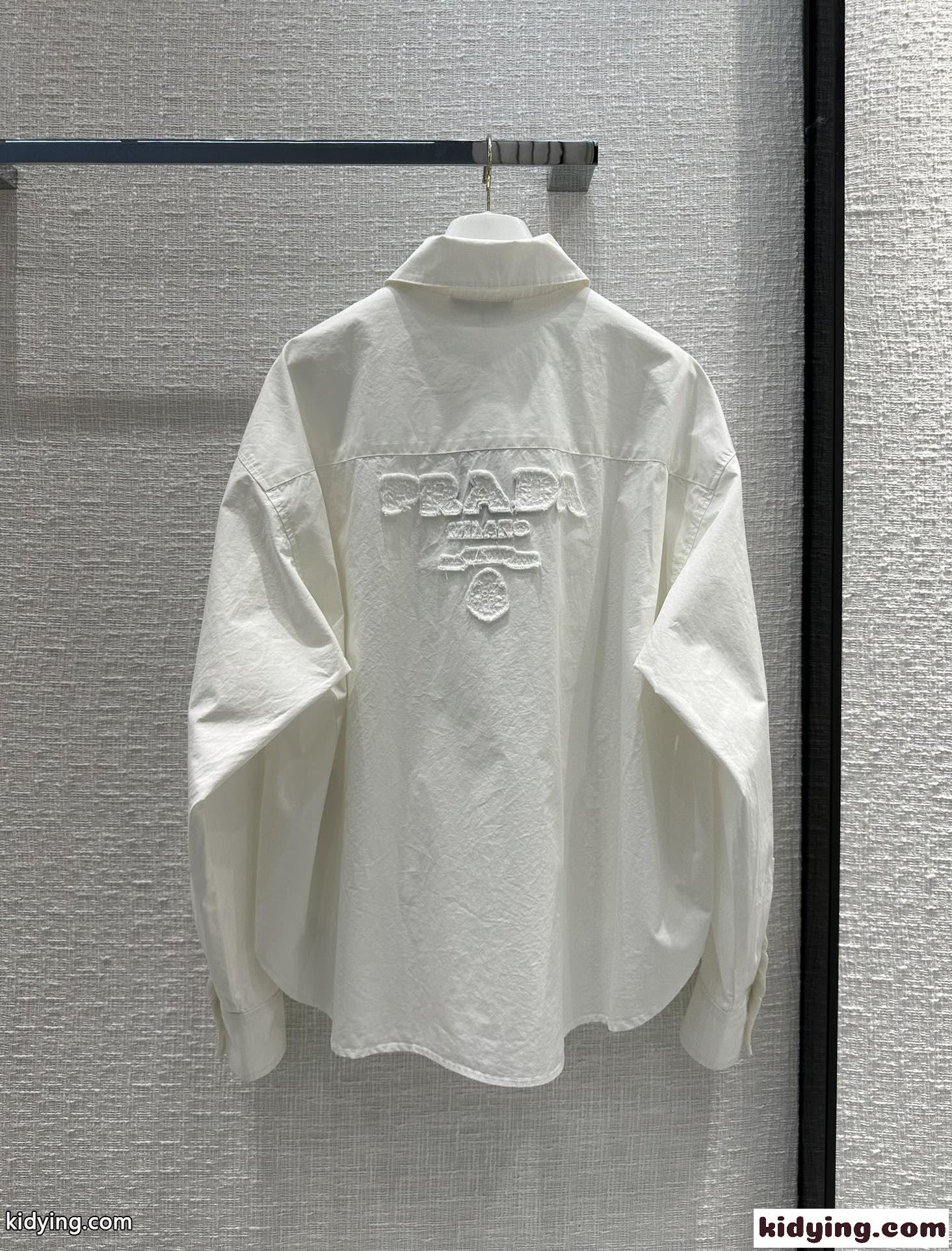 洗練された カジュアル ゆったり 長袖 ロゴ入り プラダ シャツ コピー 合わせやすい-3