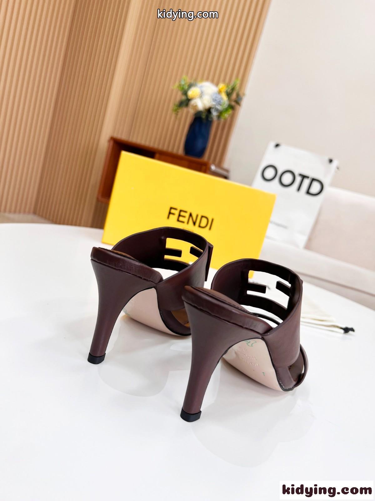 FFバゲット スティレットヒールサンダル フェンディ サンダル スーパーコピー ダークブラウン-1