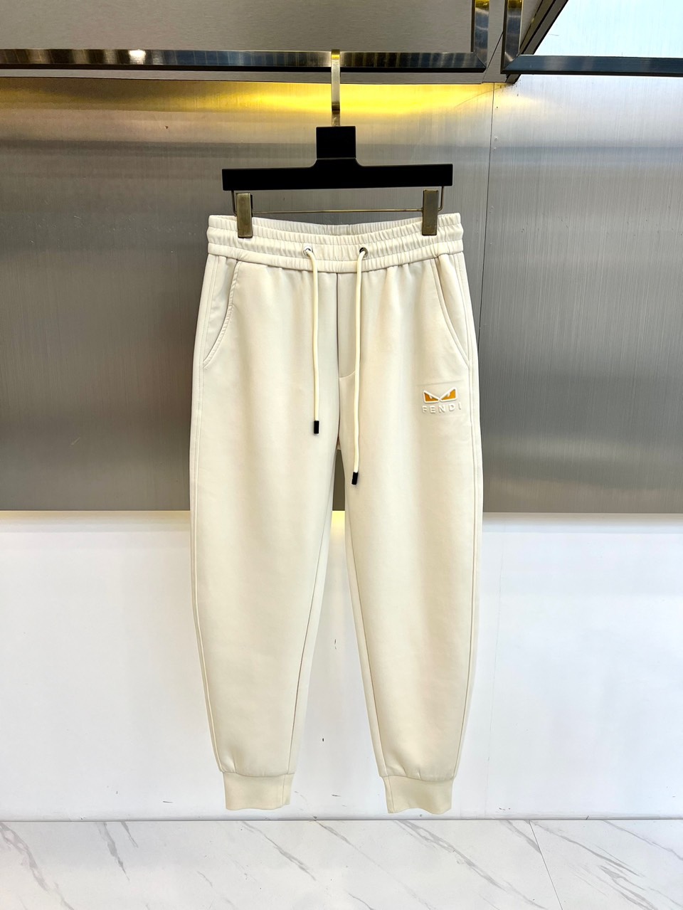 カジュアル コットン スウェットパンツ フェンディ パンツ 偽物 ベージュ-0