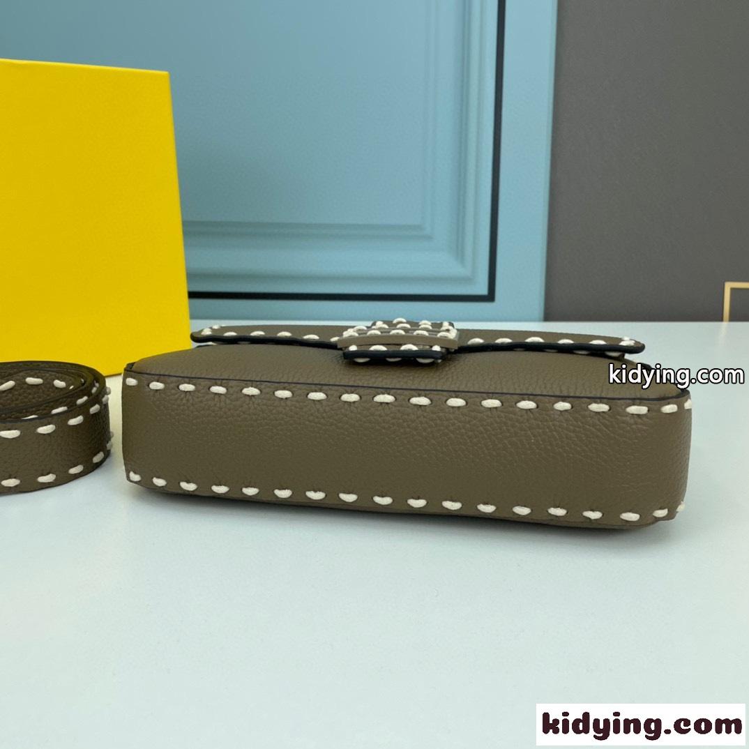 人気 FENDI フェンディ ハンドステッチ ミディアム バゲットバッグ コピー-3