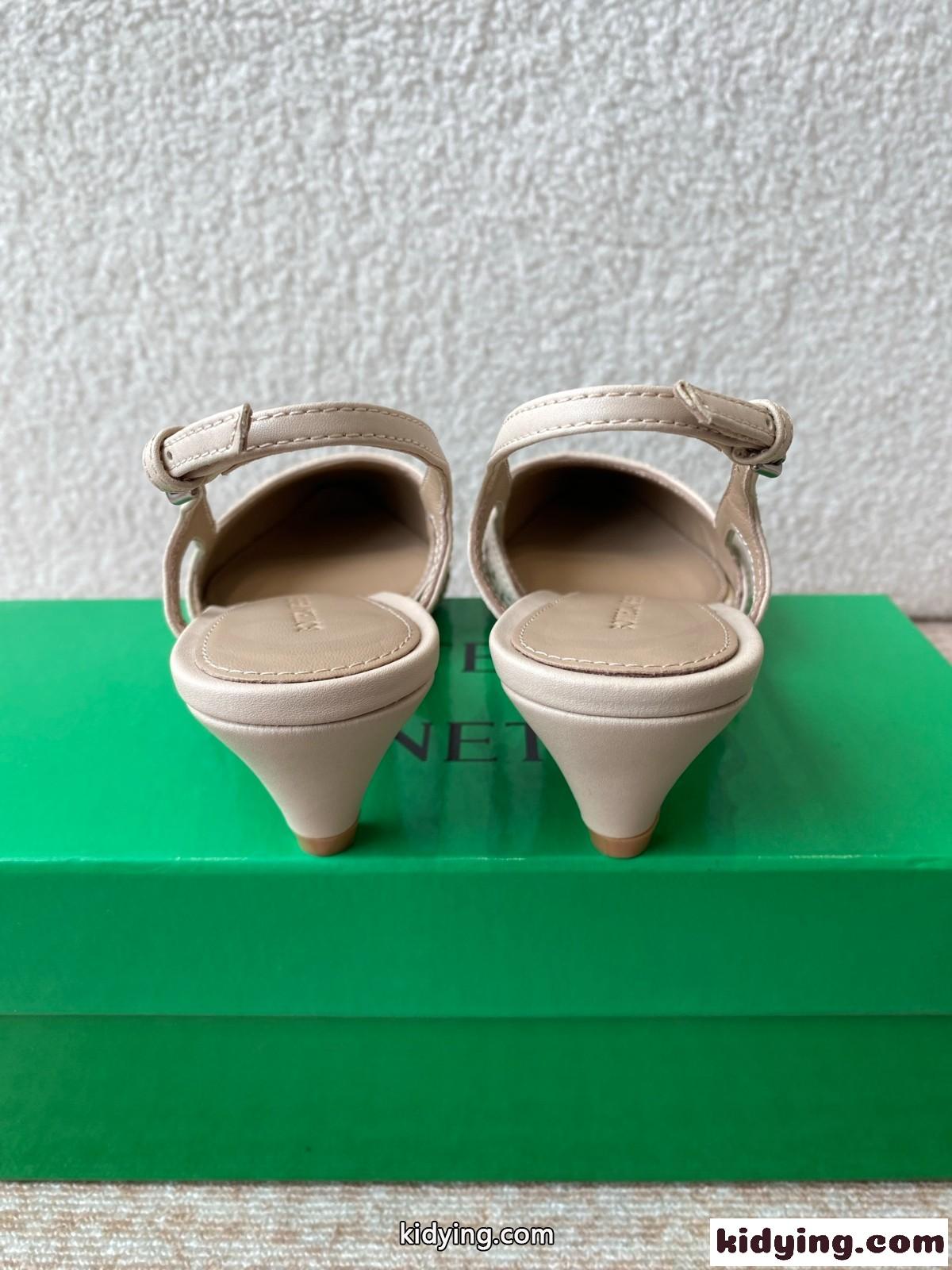 洗練された スリングバックパンプス ボッテガ・ヴェネタ シューズ コピー ベージュ-3
