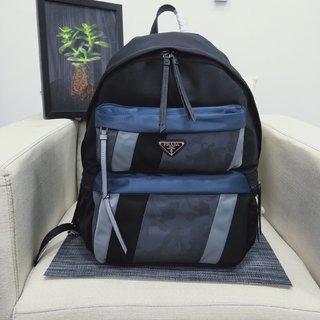 パラシュート実用型両肩バックパックという織物バックは現代的なデザインを採用します プラダ バッグ 最新 コピー-0