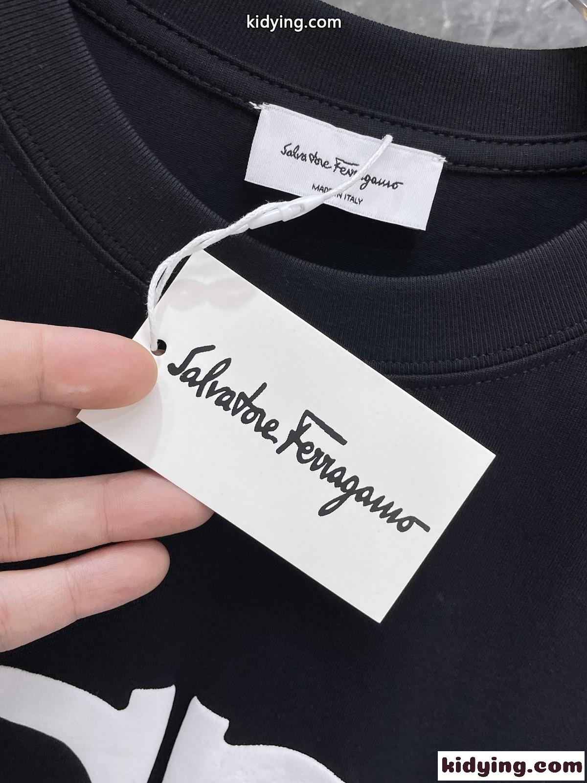 シンプル ロゴ入り クルーネックTシャツ サルヴァトーレ・フェラガモ 半袖Tシャツ コピー ブラック-2