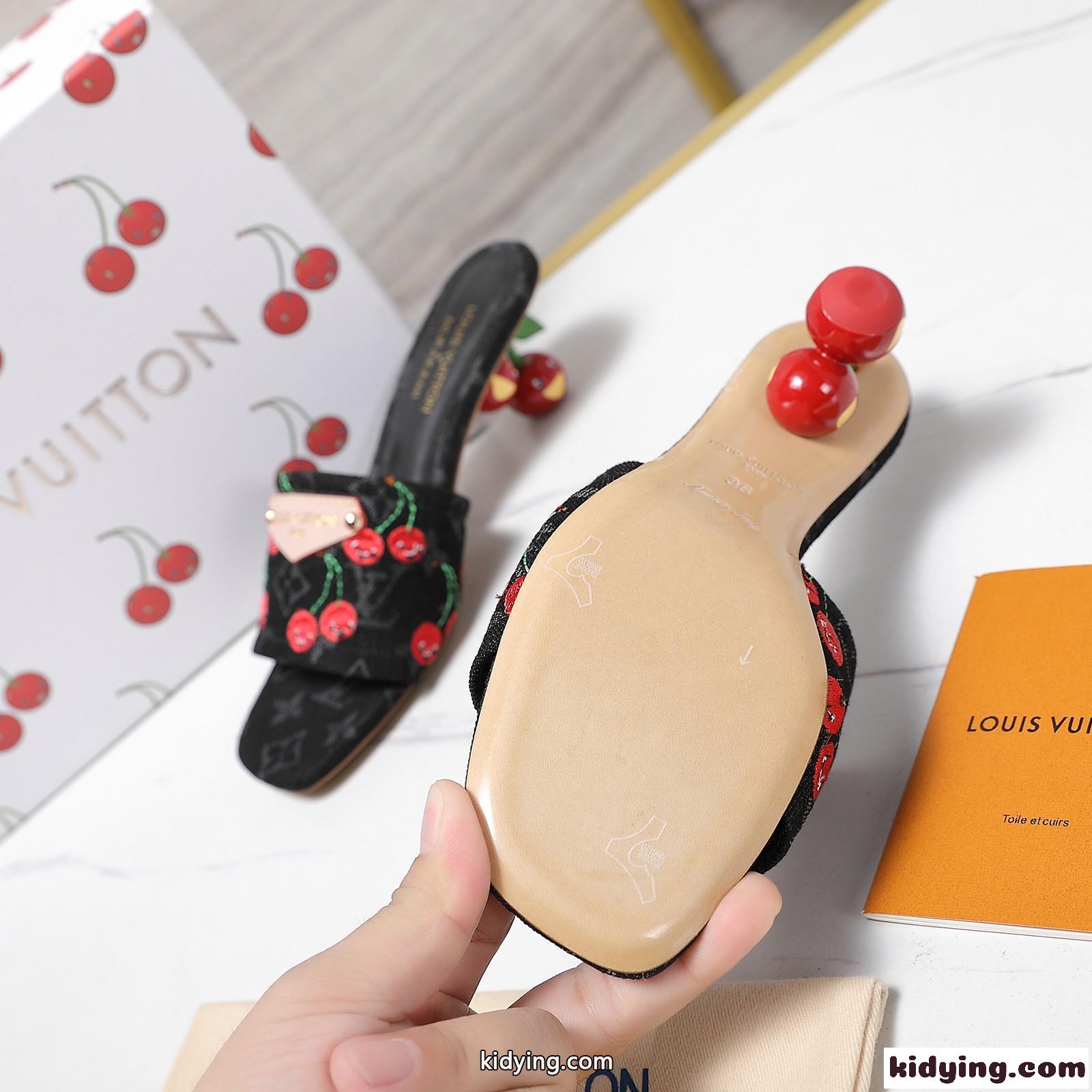大注目のチェリーモチーフ☆LV × TM リリー ミュール ルイ・ヴィトン サンダル スーパーコピー-4