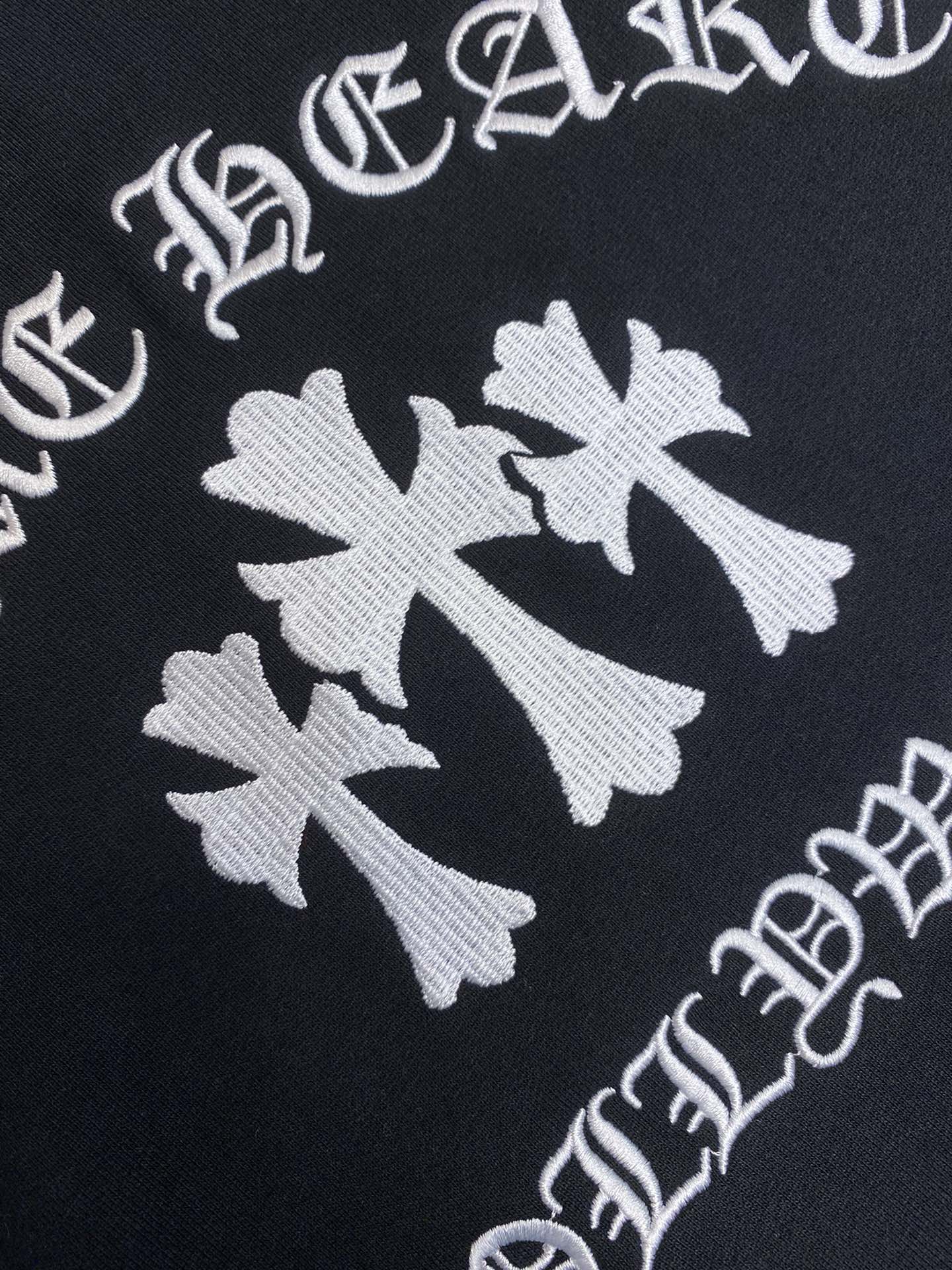 飽きのこない ロゴ 刺繍 クルーネック スウェットシャツ クロムハーツ Tシャツ コピー ブラック-4