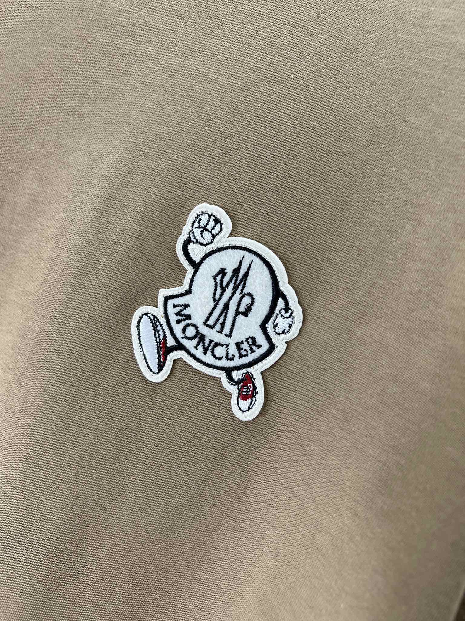 シンプル 合わせやすい クルーネック コットン 半袖Tシャツ モンクレール Tシャツ コピー キャメル-3