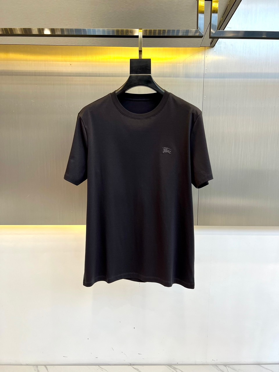 シンプル クルーネック 半袖Tシャツ バーバリー Tシャツ コピー ダークグレー-1