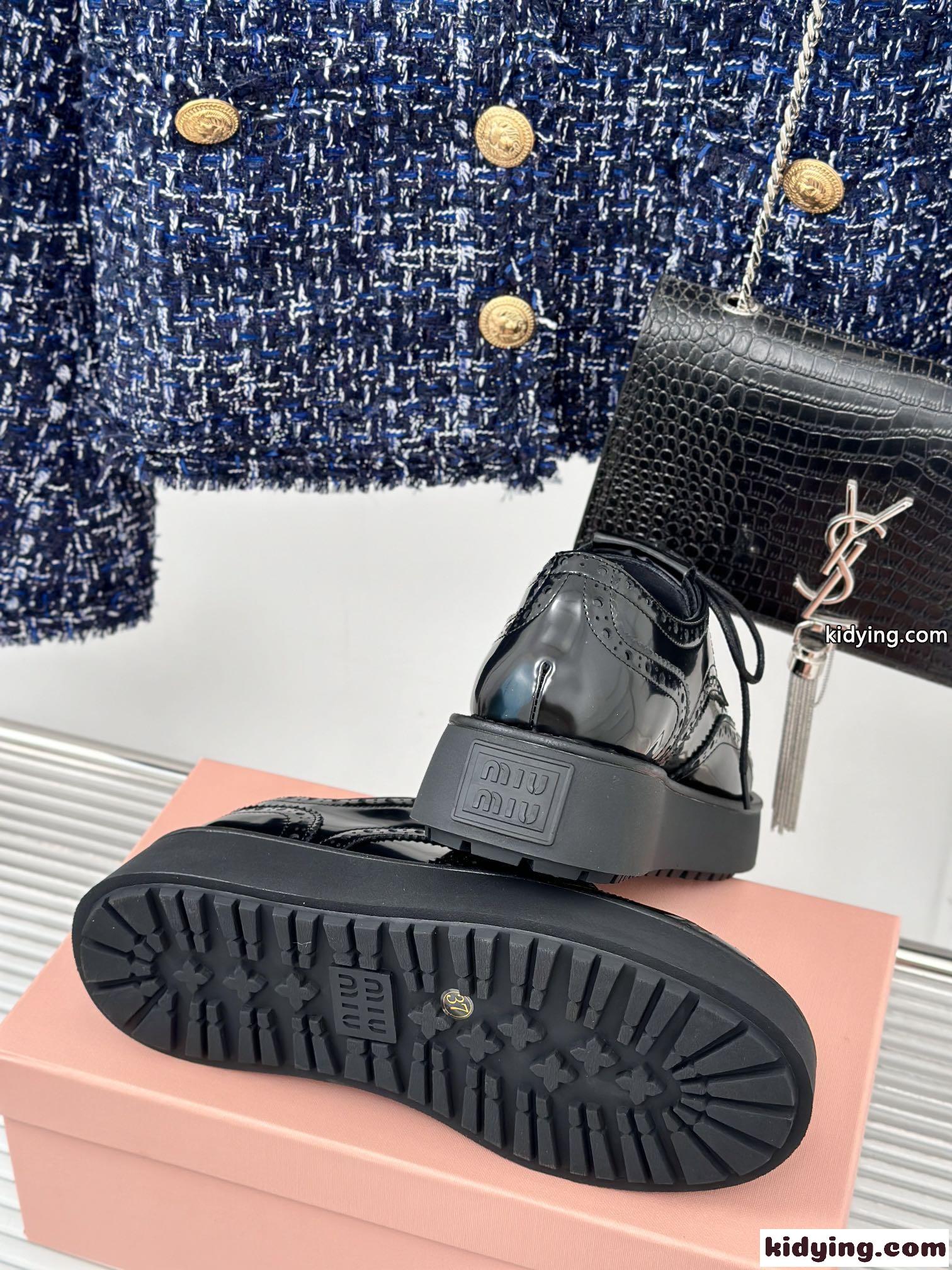 ブラッシュドレザー オックスフォードブローグ ミュウミュウ シューズ スーパーコピー-4