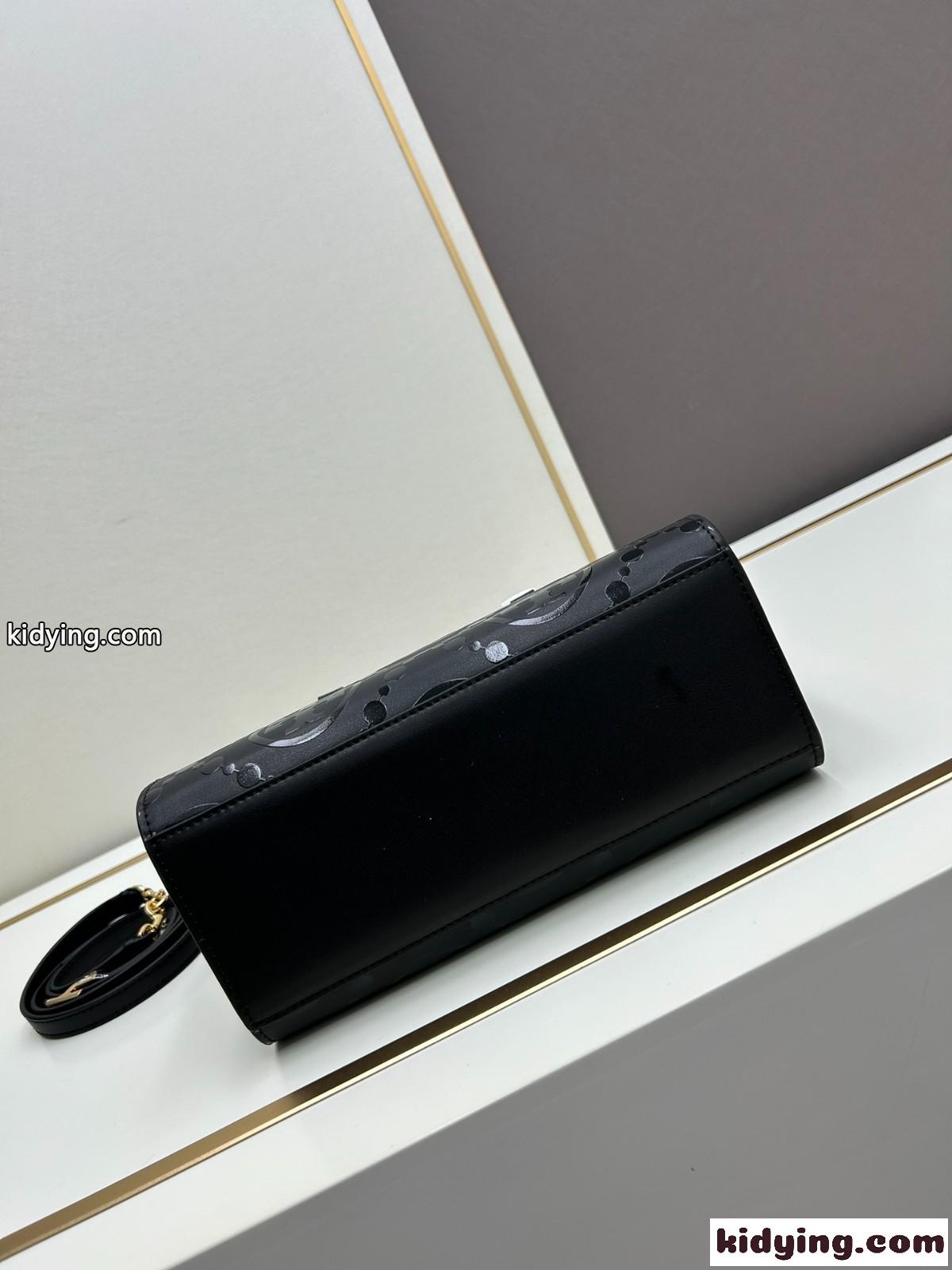 トリーバーチ Tモノグラム トップハンドル エンボストート スーパーコピー ブラック-1