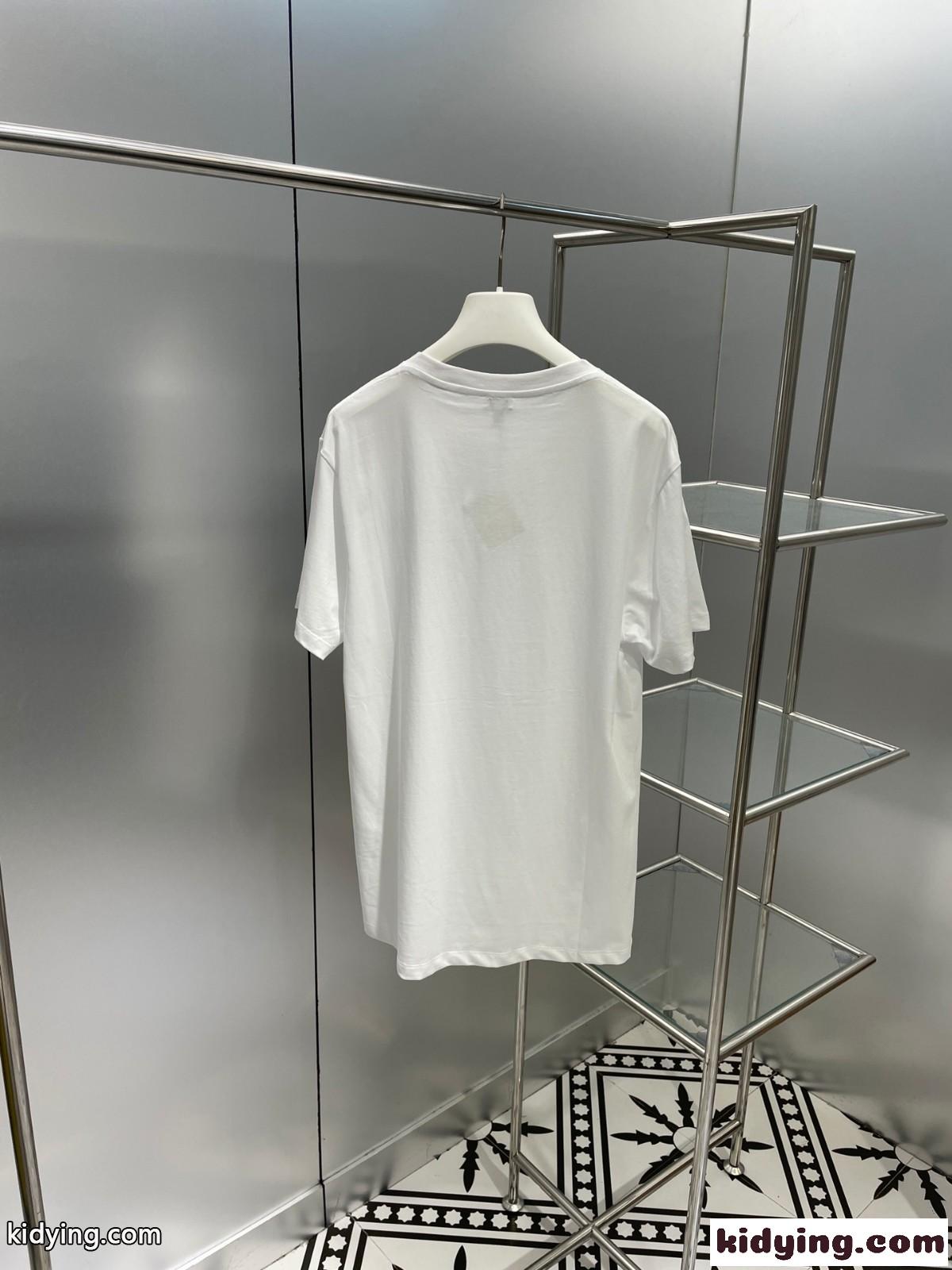 男女兼用 4色あり シンプル アナグラム ロゴ ゆったり ロエベ tシャツ コピー 人気 カジュアル-1