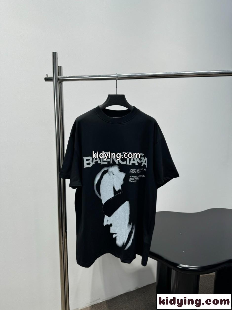 バレンシアガ Tシャツ 偽物 クルーネック お洒落 カジュアル 半袖Tシャツ-0